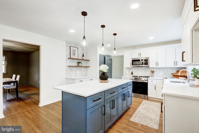 4928 EDGEWOOD RD, Doylestown, PA 18902