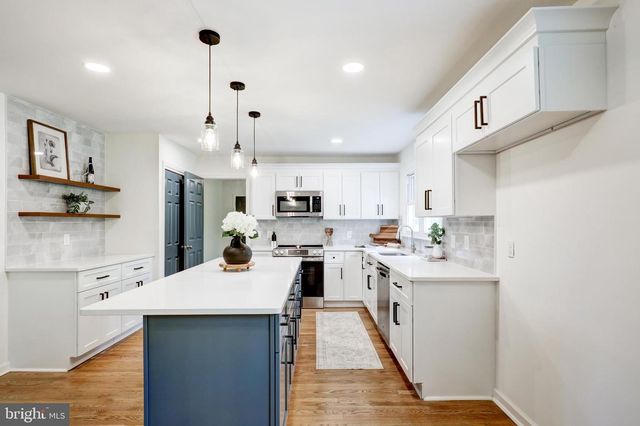 4928 EDGEWOOD RD, Doylestown, PA 18902