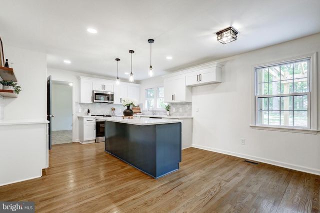 4928 EDGEWOOD RD, Doylestown, PA 18902