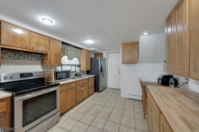 62 Elliot Pl, East Orange City, NJ 07018
