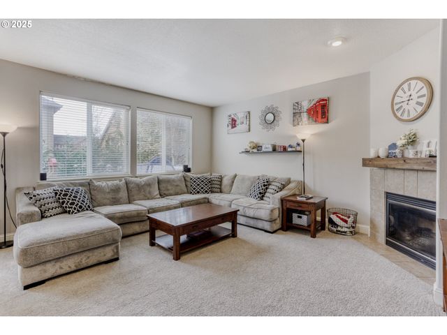 821 N 27TH Ave, Cornelius, OR 97113