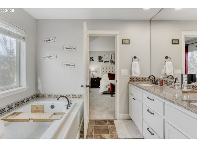 821 N 27TH Ave, Cornelius, OR 97113