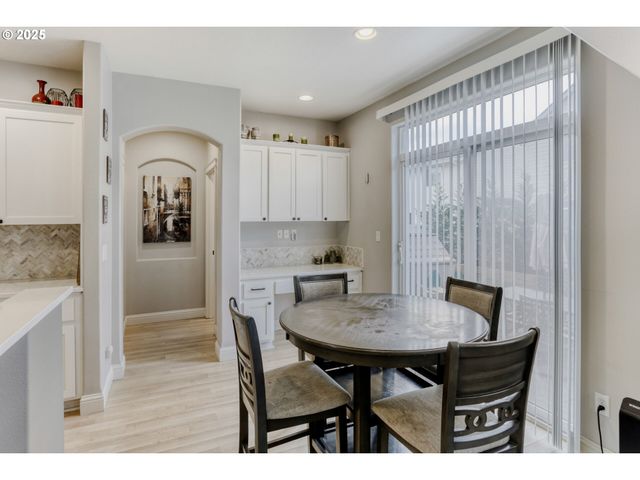 821 N 27TH Ave, Cornelius, OR 97113