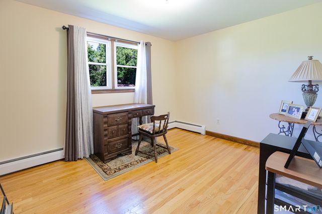 17 School House Road, Newington, CT 06111