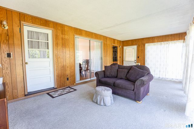 17 School House Road, Newington, CT 06111