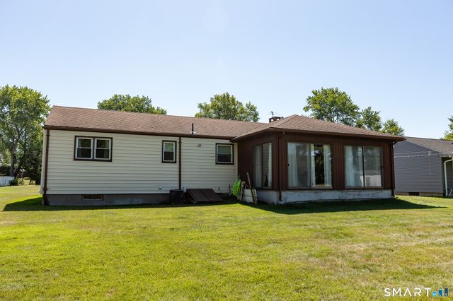 17 School House Road, Newington, CT 06111