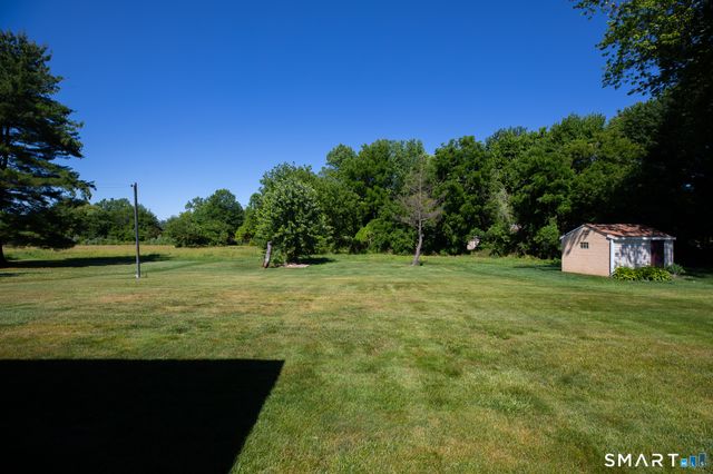 17 School House Road, Newington, CT 06111