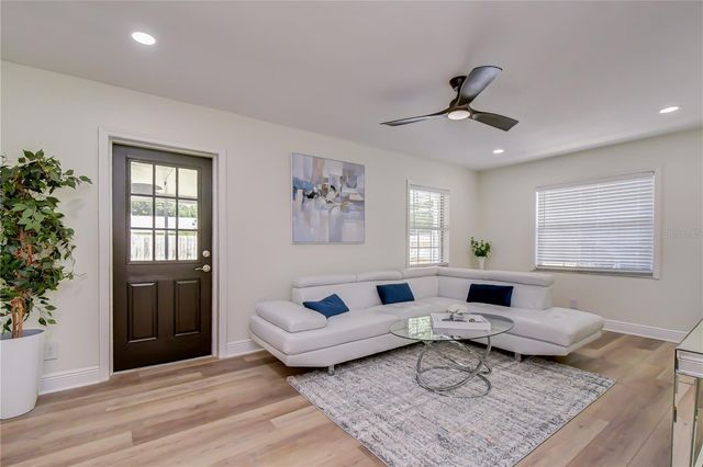 2101 W HAMILTON AVENUE, Tampa, FL 33604