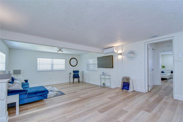 2101 W HAMILTON AVENUE, Tampa, FL 33604