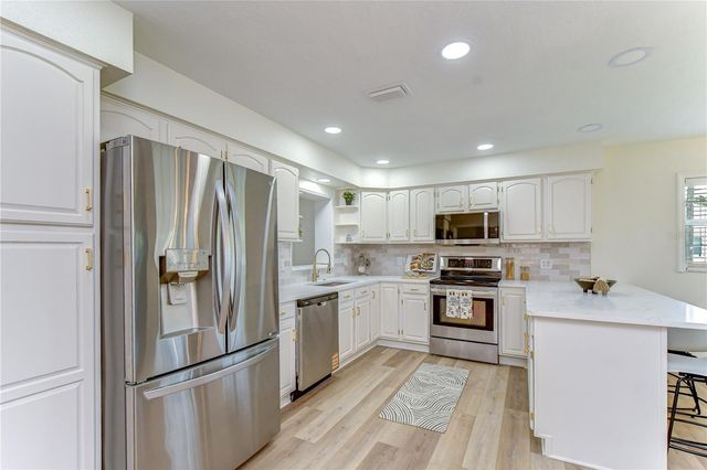 2101 W HAMILTON AVENUE, Tampa, FL 33604