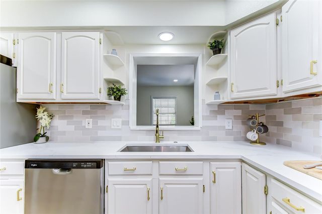 2101 W HAMILTON AVENUE, Tampa, FL 33604