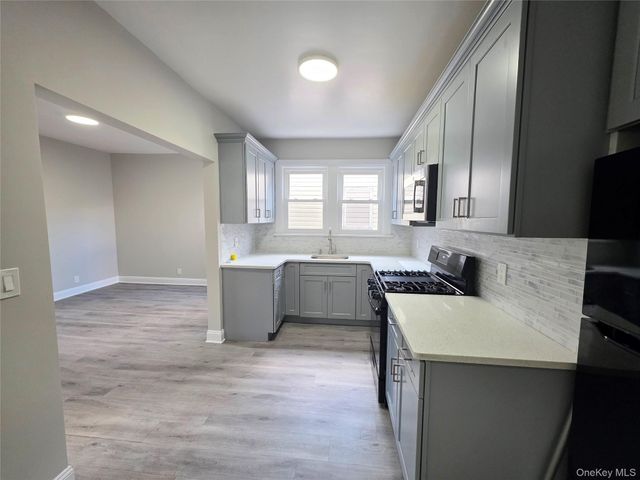 147 Jericho Turnpike 2, Mineola, NY 11501