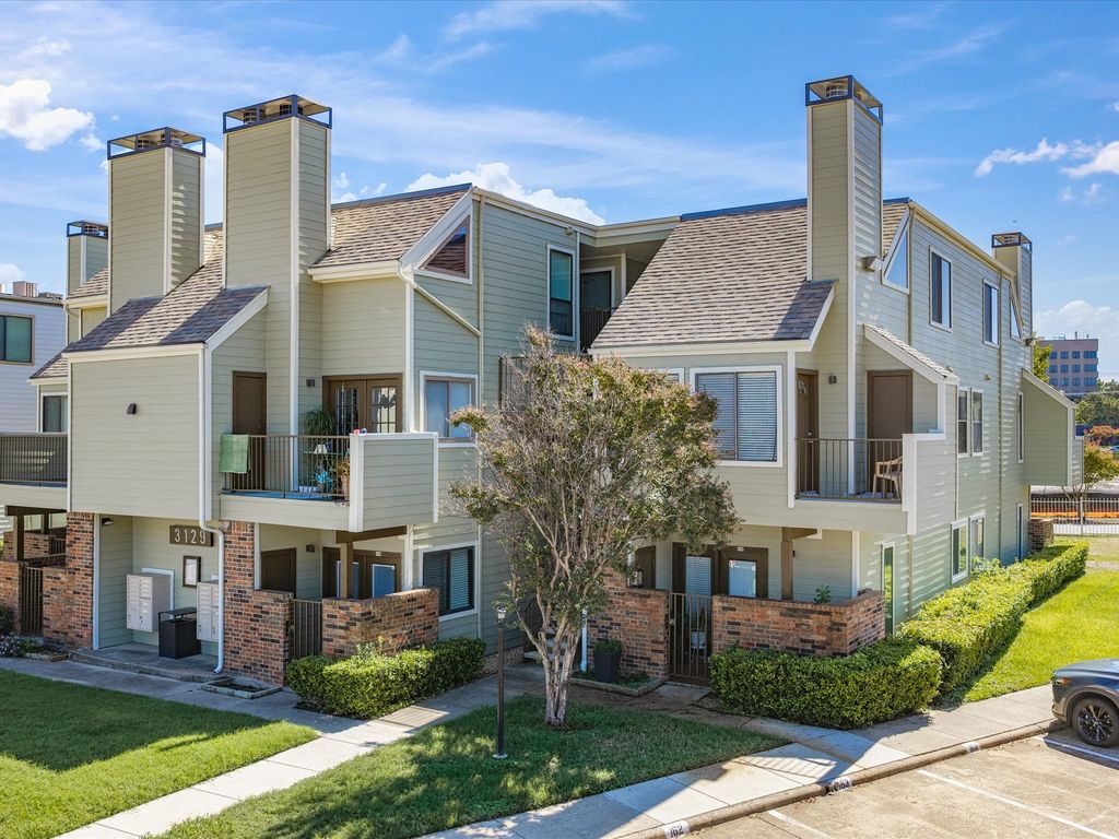 3129 Sondra Drive 206, Fort Worth, TX 76107 — exterior