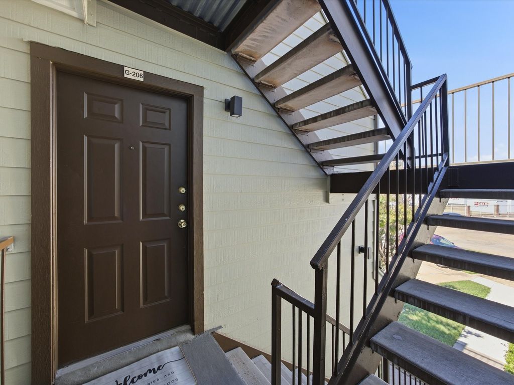 3129 Sondra Drive 206, Fort Worth, TX 76107 — photo 4