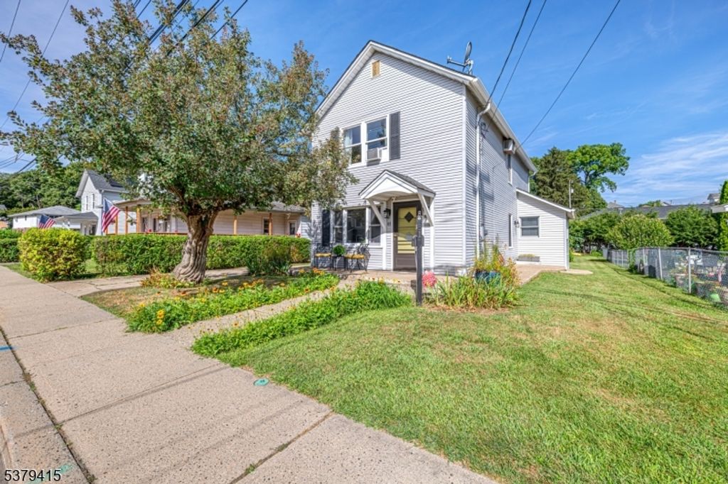 81 Stoll St, Netcong Boro, NJ 07857