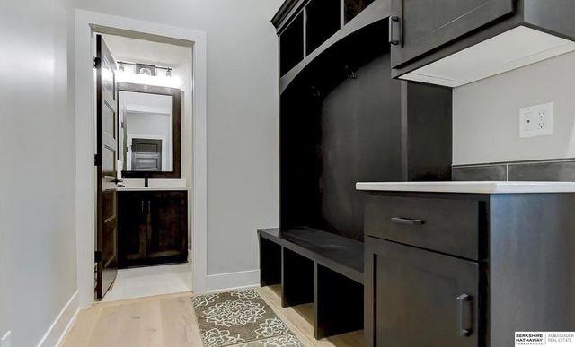 9911 Cimarron Street, Papillion, NE 68046