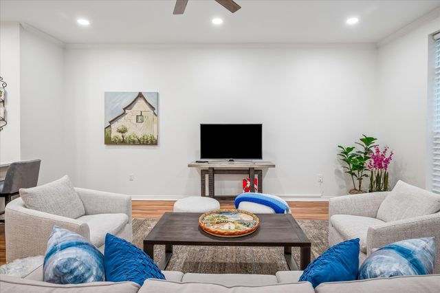 2305 Worthington Street 134, Dallas, TX 75204