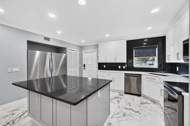 2284 SPANISH DRIVE 6, Clearwater, FL 33763