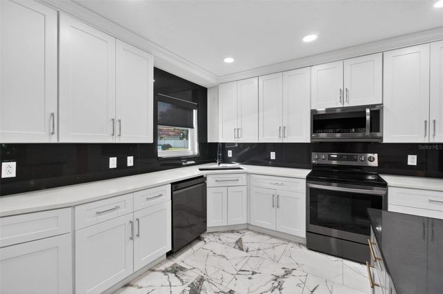 2284 SPANISH DRIVE 6, Clearwater, FL 33763