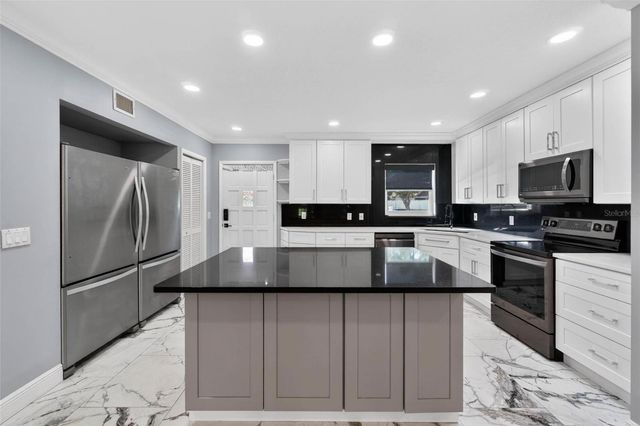 2284 SPANISH DRIVE 6, Clearwater, FL 33763