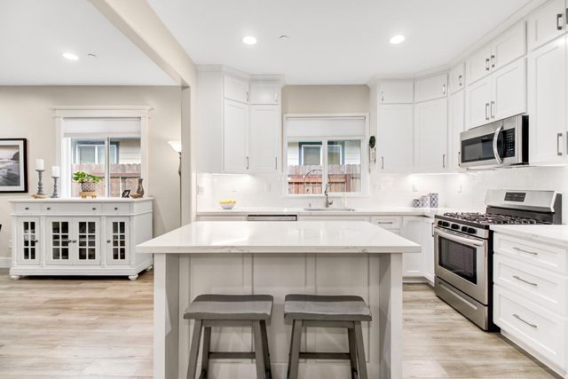 555 A St, Lincoln, CA 95648