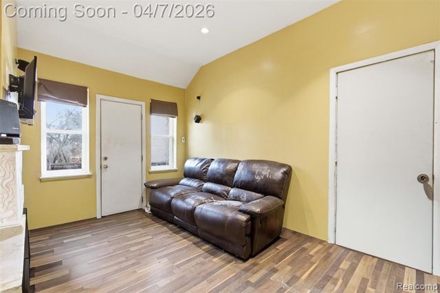 16754 Lola Drive, Redford, MI 48240