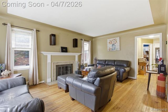 16754 Lola Drive, Redford, MI 48240