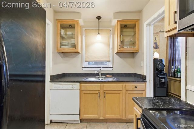 16754 Lola Drive, Redford, MI 48240