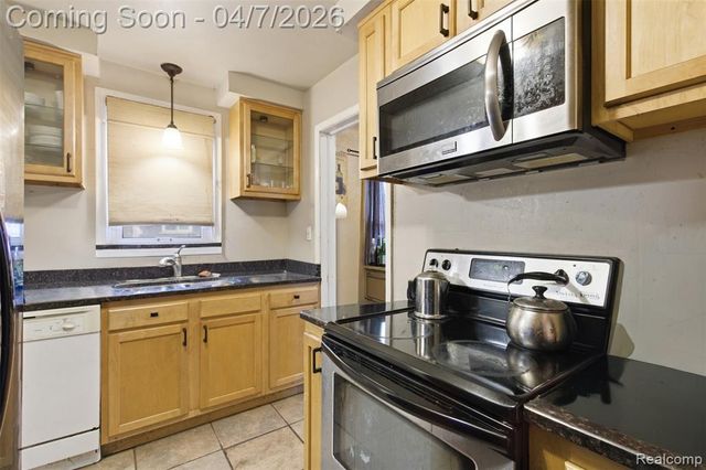 16754 Lola Drive, Redford, MI 48240