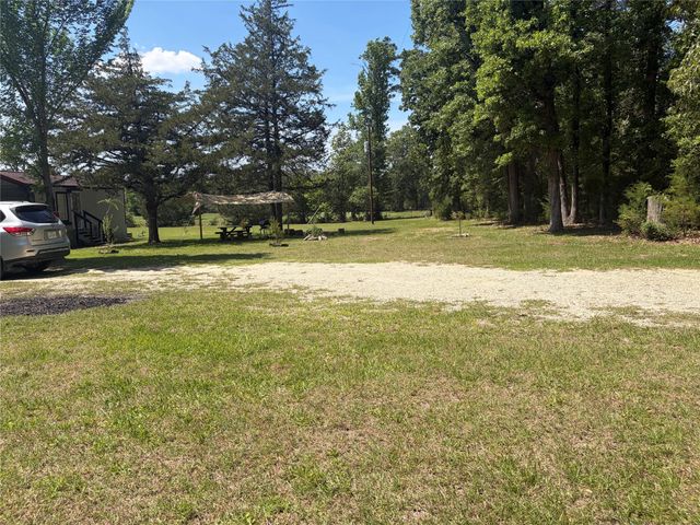 585 Hunter Road, Livingston, TX 77351