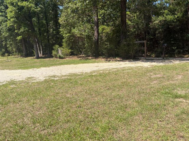585 Hunter Road, Livingston, TX 77351