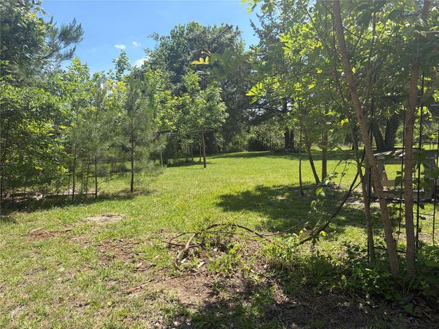 585 Hunter Road, Livingston, TX 77351