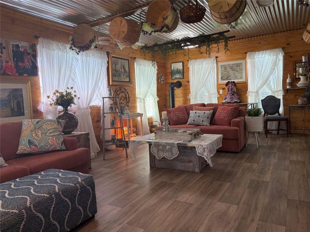 585 Hunter Road, Livingston, TX 77351