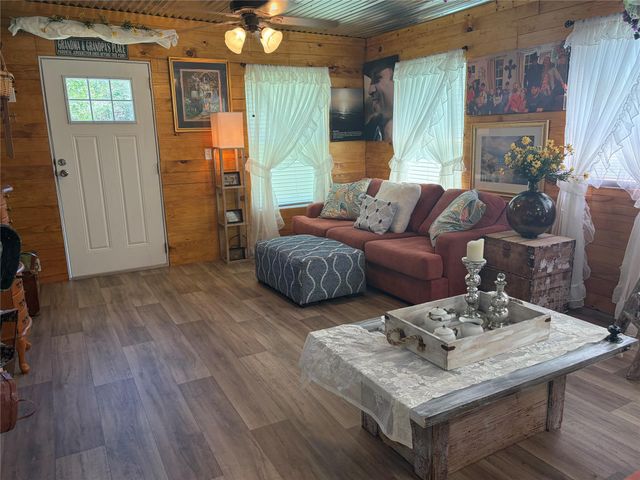 585 Hunter Road, Livingston, TX 77351