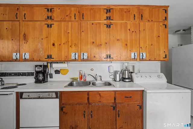 269 Burke Street, East Hartford, CT 06118