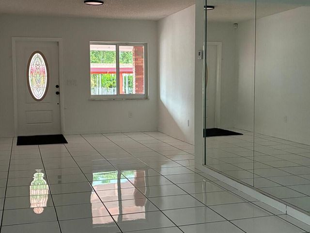 2828 SW 2nd Street, Miami, FL 33135