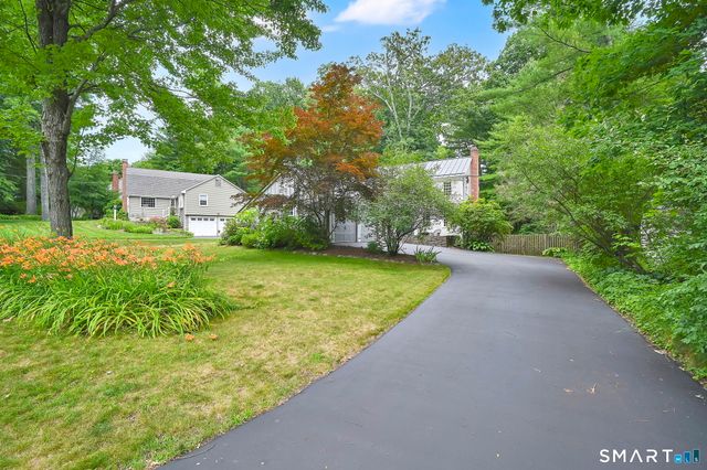 8 Virginia Lane, Simsbury, CT 06070