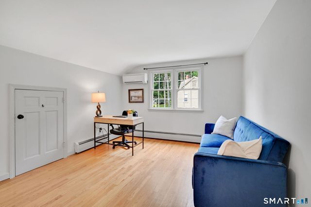 8 Virginia Lane, Simsbury, CT 06070