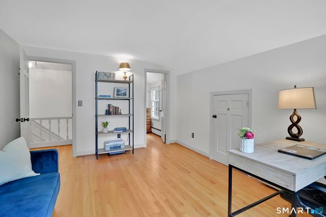 8 Virginia Lane, Simsbury, CT 06070
