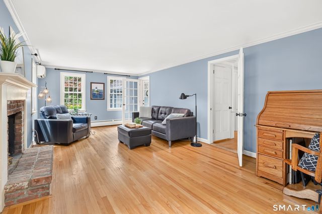 8 Virginia Lane, Simsbury, CT 06070