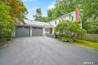 8 Virginia Lane, Simsbury, CT 06070