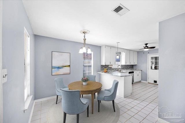 479 Cascabellas St, Mary Esther, FL 32569