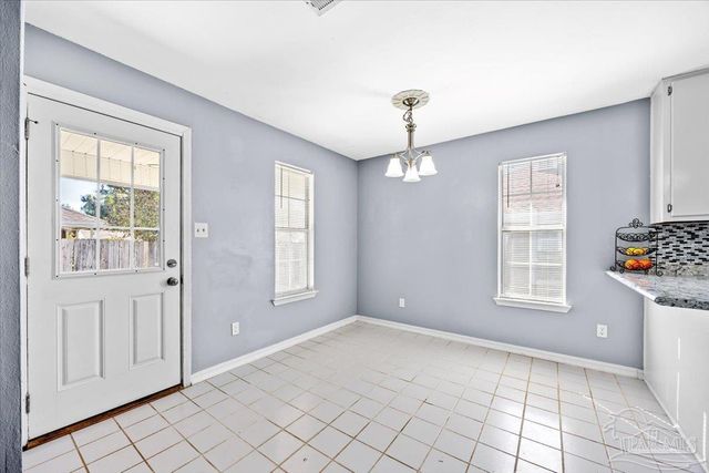 479 Cascabellas St, Mary Esther, FL 32569