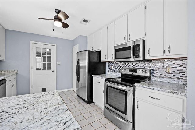 479 Cascabellas St, Mary Esther, FL 32569