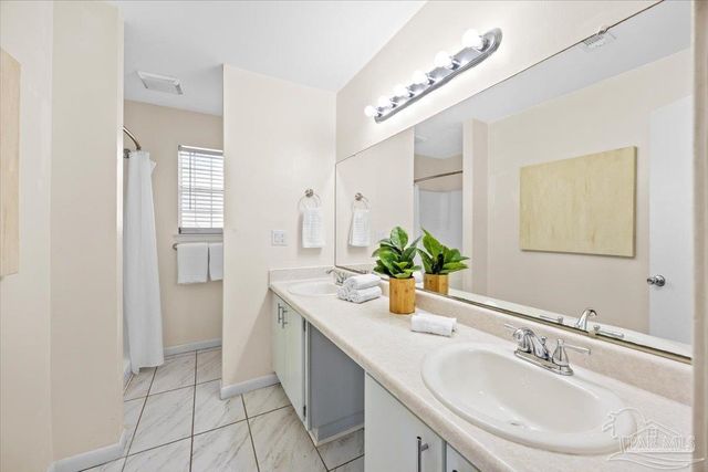 479 Cascabellas St, Mary Esther, FL 32569