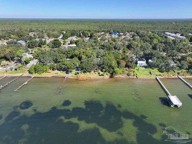 479 Cascabellas St, Mary Esther, FL 32569