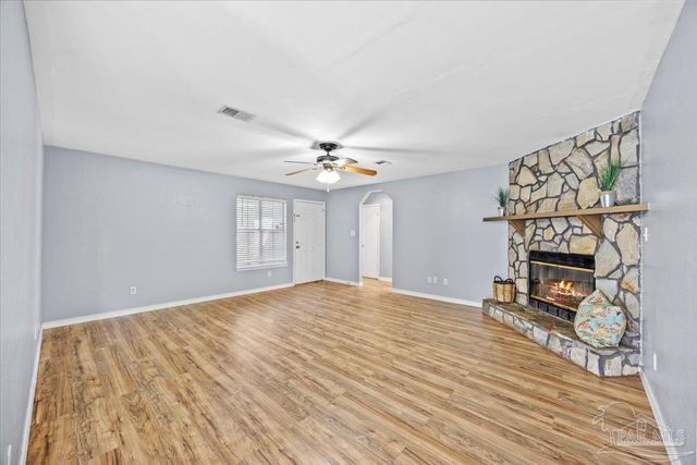 479 Cascabellas St, Mary Esther, FL 32569