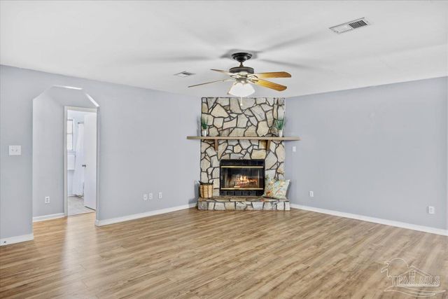 479 Cascabellas St, Mary Esther, FL 32569