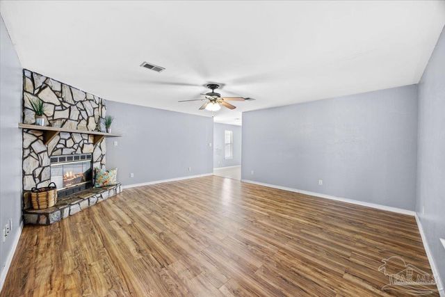 479 Cascabellas St, Mary Esther, FL 32569