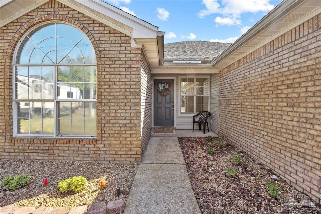 479 Cascabellas St, Mary Esther, FL 32569